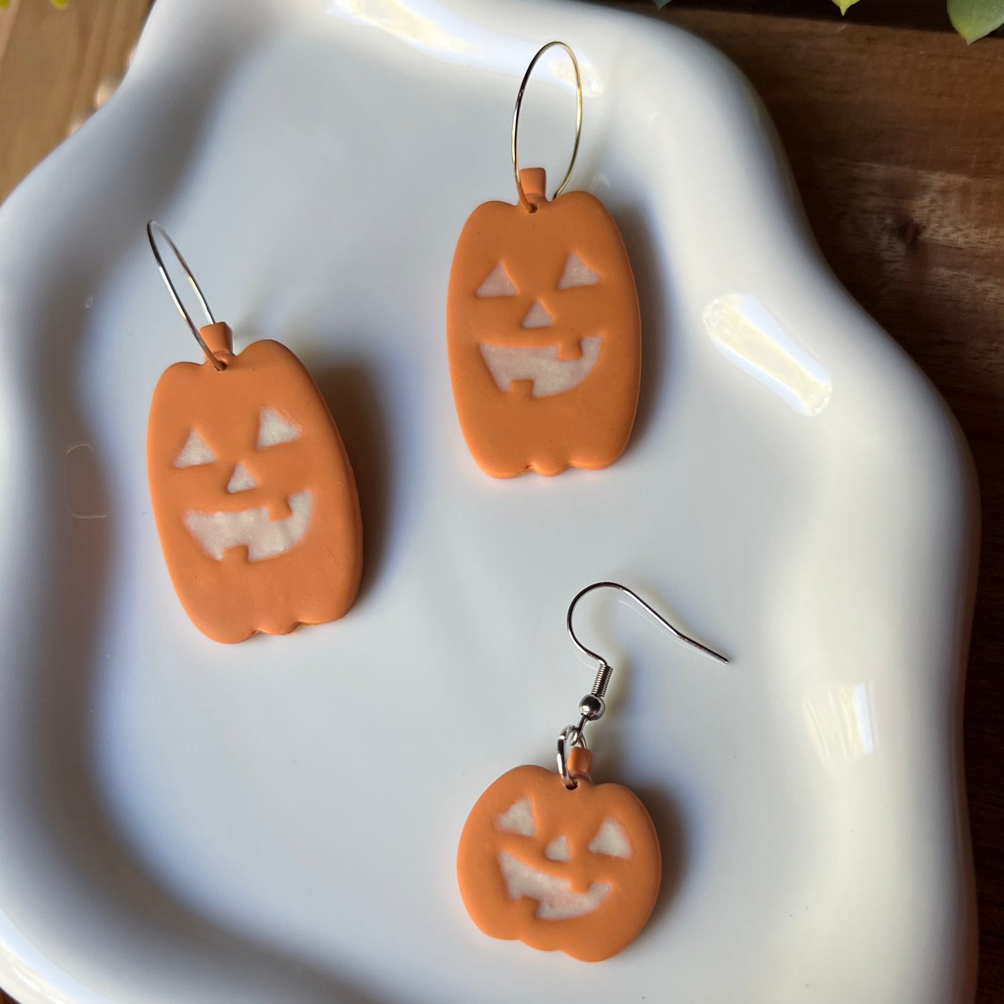 Orange Halloween Jack o’lantern Pumpkin Glow in the Dark Face Polymer Clay Hoop Earrings